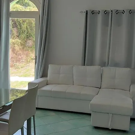 Domus Aparthotel 3*