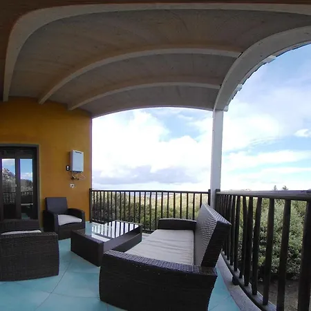 Domus Aparthotel 3*