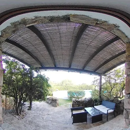 Domus Aparthotel Liscia di Vacca